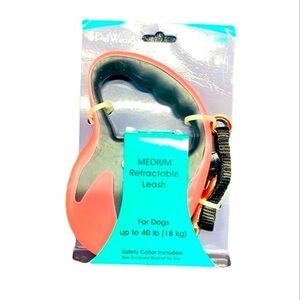 PETWEAR MEDIUM RETRACTABLE LEASH